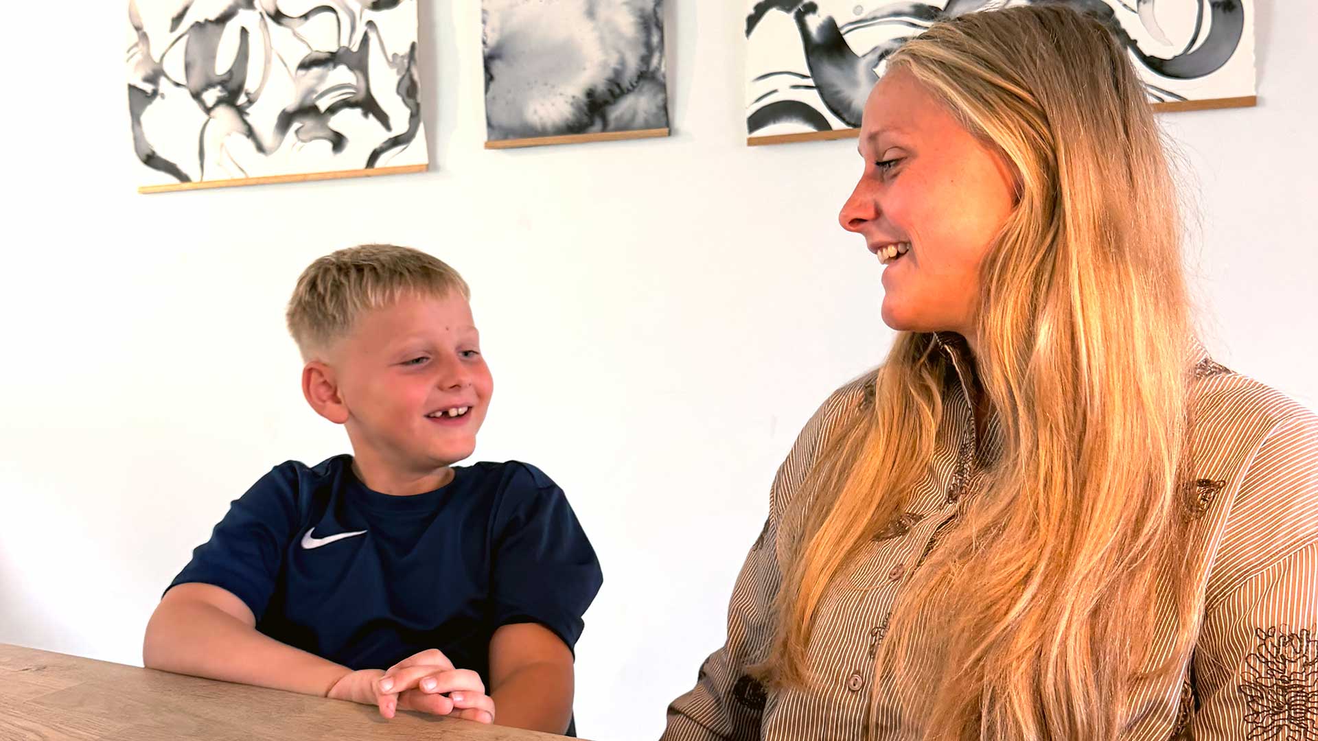 Maiken Og Soen Ved Bordet Vinder Af 50 Tusind I Lotteriet
