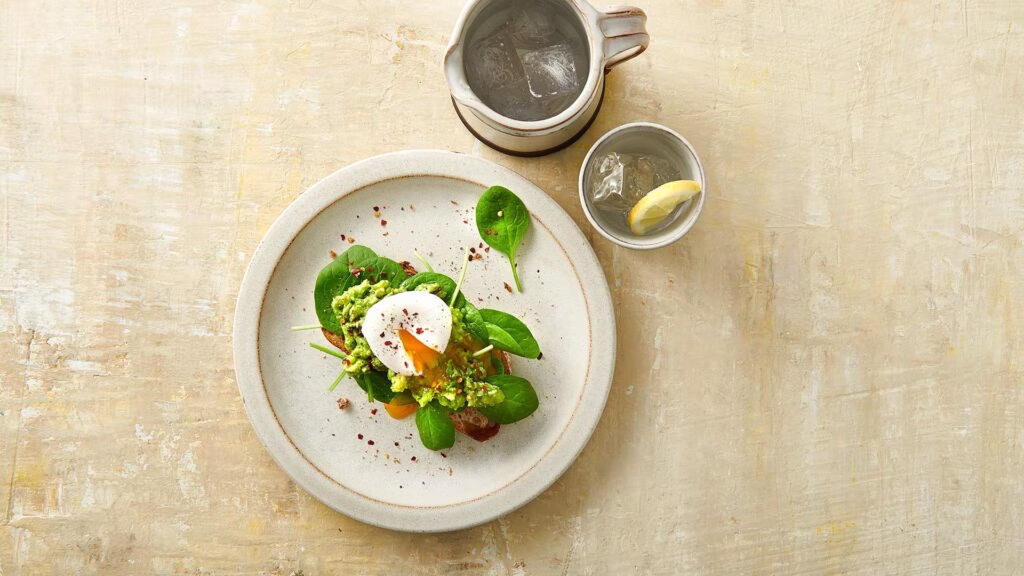 Avocadotoast med bløde æg