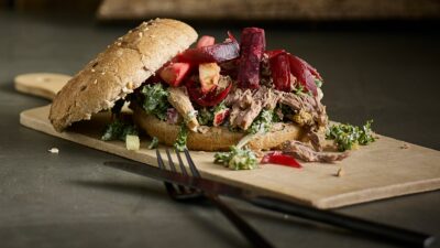 Pulled duck med grønkålsslaw