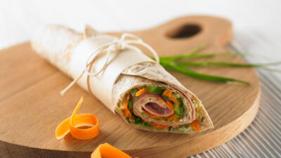 Skinketortilla med sennepscreme