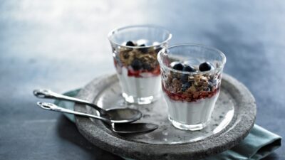 Skyr med bærcrunch